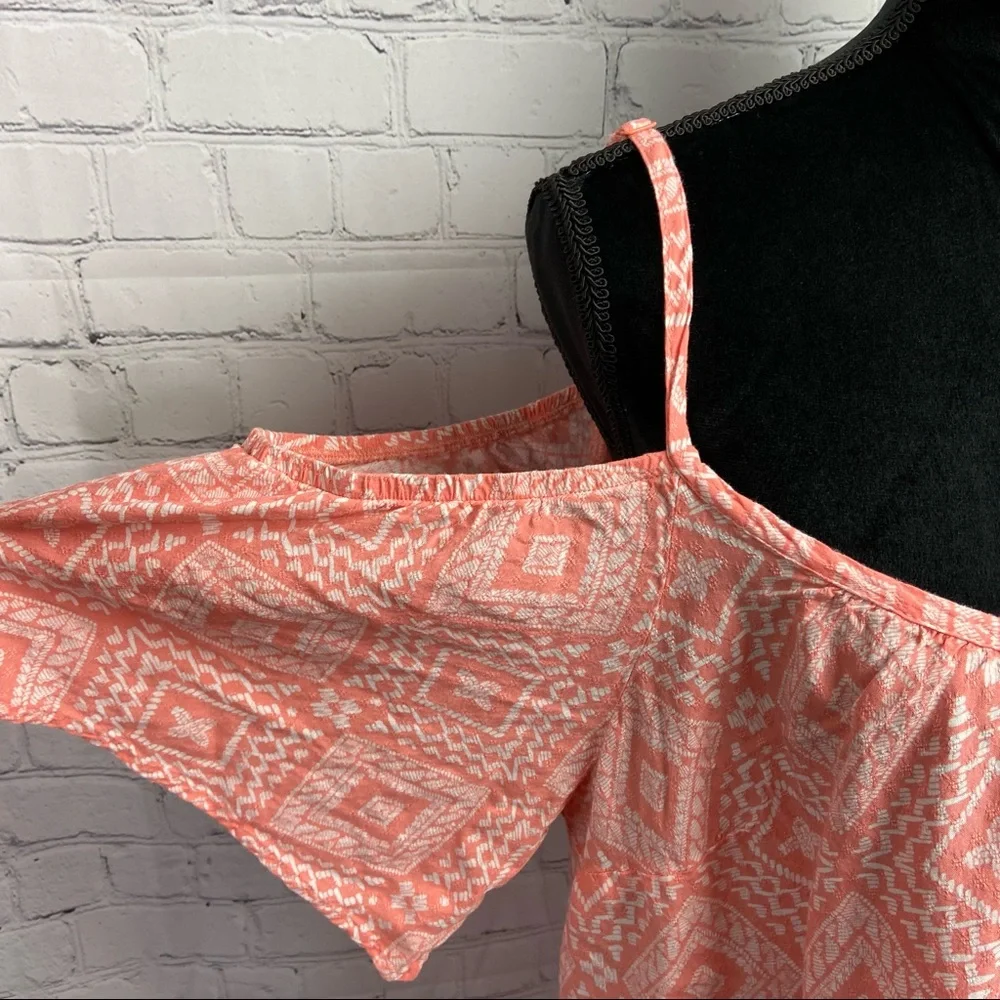 Torrid Patterned Cold Shoulder Top - Picture 4 of 7